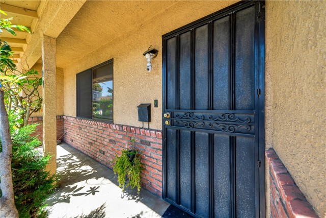 Detail Gallery Image 2 of 37 For 7035 Jon Allan Dr, North Hollywood,  CA 91605 - 3 Beds | 2 Baths