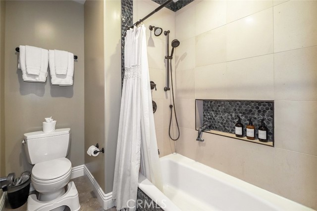 Detail Gallery Image 22 of 45 For 5617 Colodny Dr, Agoura Hills,  CA 91301 - 6 Beds | 4/1 Baths