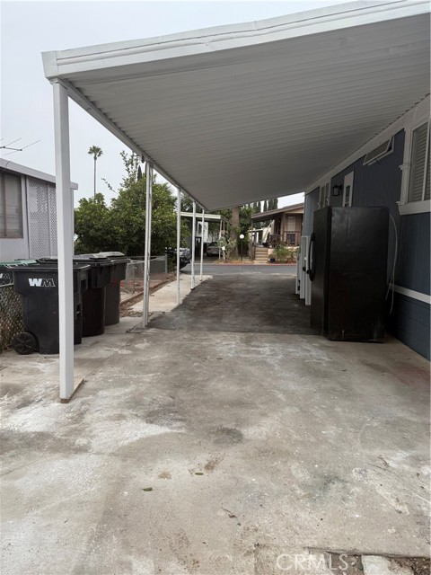 995 Pomona Road, Corona CA: https://media.crmls.org/medias/b0c23756-16ee-4e2f-b9e4-b50f33ed7c71.jpg