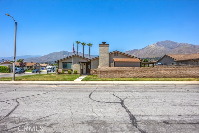 7571 Willow Way, Highland CA: https://media.crmls.org/medias/b0c2d017-2320-412e-b84b-4ab22ed198a7.jpg