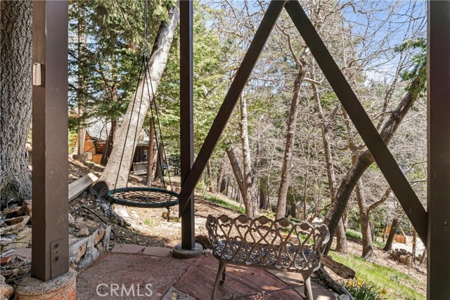 Detail Gallery Image 24 of 33 For 809 E Victoria Ct, Lake Arrowhead,  CA 92352 - 2 Beds | 1/1 Baths
