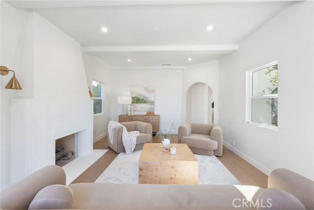 3924 Dublin Avenue, Los Angeles CA: https://media.crmls.org/medias/b0c48ac0-5e4e-4930-8fa7-a51e18ab9097.jpg