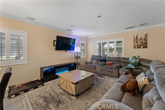 Detail Gallery Image 8 of 38 For 25840 Iris Ave #B,  Moreno Valley,  CA 92551 - 2 Beds | 2/1 Baths