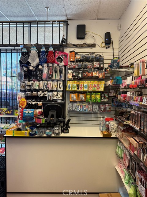 17480 Arrow Boulevard, Fontana CA: https://media.crmls.org/medias/b0c6152d-65eb-4881-8f43-bdb66f3a4d63.jpg
