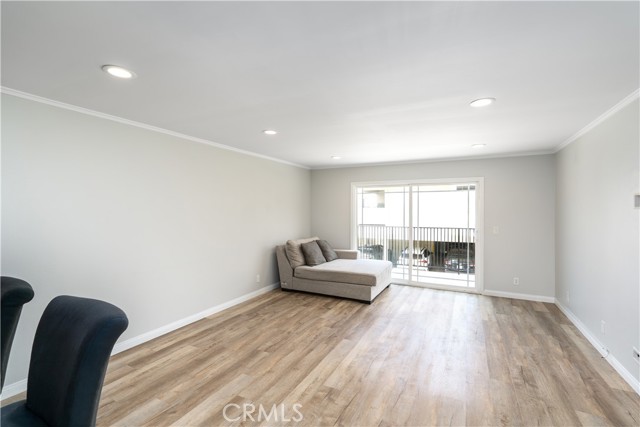 Detail Gallery Image 8 of 18 For 315 W Alameda Ave #6,  Burbank,  CA 91506 - 2 Beds | 1/1 Baths
