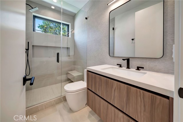 Detail Gallery Image 20 of 23 For 23453 Collins, Woodland Hills,  CA 91367 - 2 Beds | 2 Baths