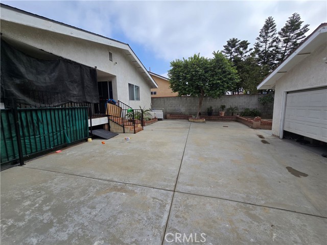 13966 Fox Street, San Fernando CA: https://media.crmls.org/medias/b0c825ff-44db-4a34-b40e-bbfc528224a0.jpg