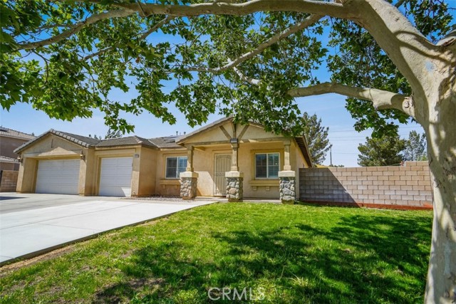 Detail Gallery Image 1 of 21 For 1839 Thomas Dr, Lancaster,  CA 93535 - 4 Beds | 2/1 Baths