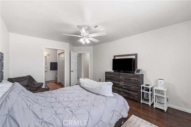 9824 Evelyn Avenue, California City CA: https://media.crmls.org/medias/b0c8f1b4-da3a-4a01-a8ba-f9227595d203.jpg