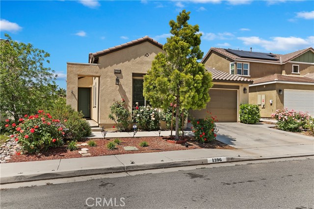 Detail Gallery Image 2 of 28 For 1396 Galaxy Dr, Beaumont,  CA 92223 - 4 Beds | 2 Baths