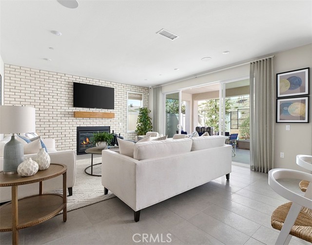 Detail Gallery Image 5 of 13 For 18208 Aerie Way, Canyon Country,  CA 91350 - 4 Beds | 3 Baths