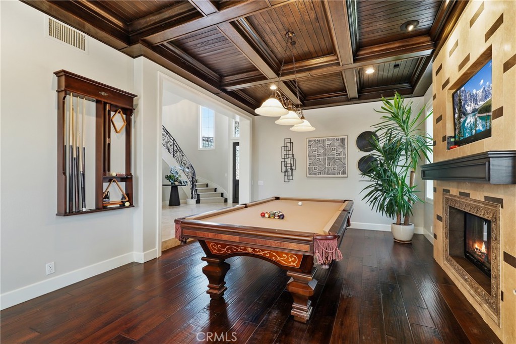 https://media.crmls.org/medias/b0c94b68-4d5b-424f-acd4-30933cf5823b.jpg?preset=X-Large