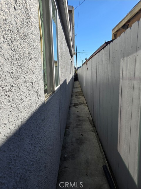 Detail Gallery Image 20 of 21 For 10407 Lou Dillon, Los Angeles,  CA 90002 - 6 Beds | 4 Baths