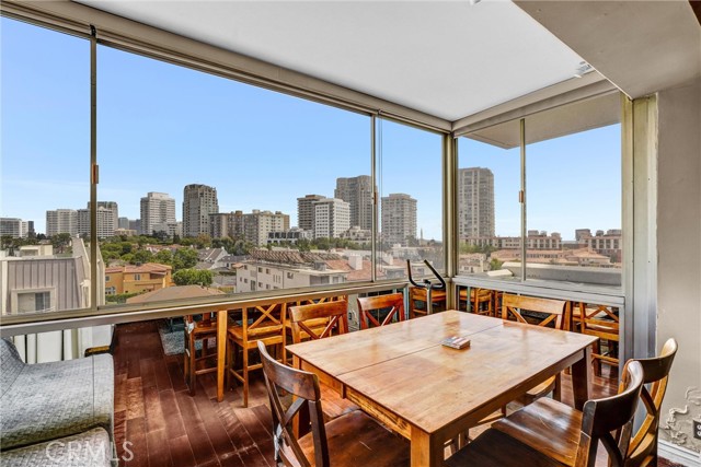 Detail Gallery Image 16 of 27 For 969 Hilgard Ave #706,  Los Angeles,  CA 90024 - 1 Beds | 1 Baths