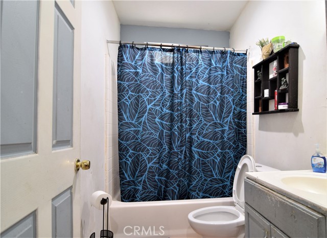 Detail Gallery Image 21 of 28 For 14807 Oro Grande, Sylmar,  CA 91342 - 5 Beds | 3 Baths