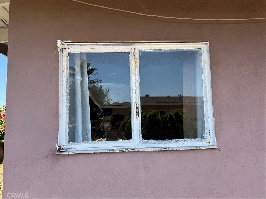 https://media.crmls.org/medias/b0cb414f-9570-4899-8961-88ffd320306b.jpg?preset=X-Large
