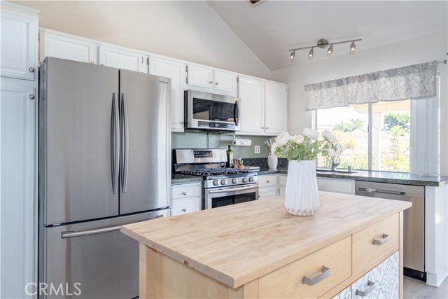 Detail Gallery Image 12 of 42 For 13052 Laramore Ln, Garden Grove,  CA 92843 - 4 Beds | 2 Baths
