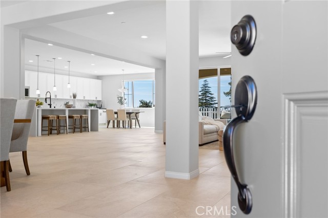 Detail Gallery Image 9 of 54 For 5612 Levanto St, Bakersfield,  CA 93306 - 4 Beds | 3 Baths