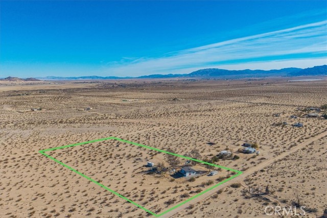 1421 Sunrise Avenue, 29 Palms CA: https://media.crmls.org/medias/b0cbbf4d-c535-419c-975f-c09cebb8f8d1.jpg