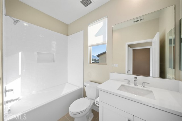 Detail Gallery Image 26 of 49 For 590 Catalonia, Lake Forest,  CA 92630 - 4 Beds | 4 Baths