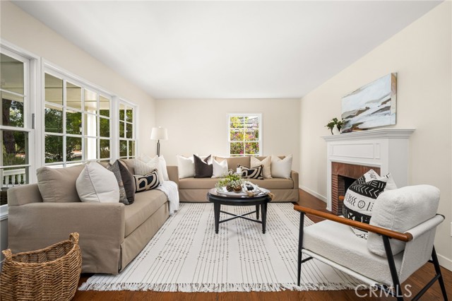 Detail Gallery Image 4 of 30 For 926 W. Valencia Mesa Drive, Fullerton,  CA 92835 - 3 Beds | 1/1 Baths