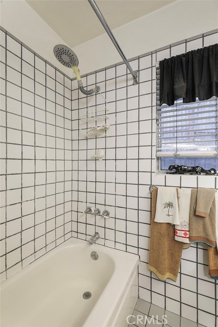 22526 Cass Avenue, Woodland Hills CA: https://media.crmls.org/medias/b0ce0eac-69c1-4c41-8560-e7011a10a6db.jpg