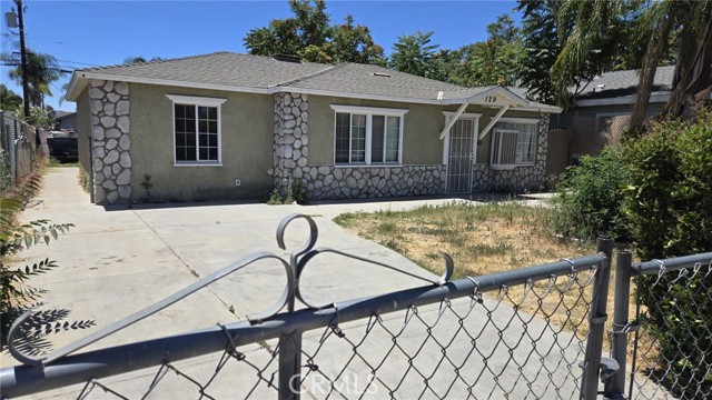 Detail Gallery Image 1 of 19 For 129 E 11th St., Perris,  CA 92570 - 3 Beds | 1 Baths