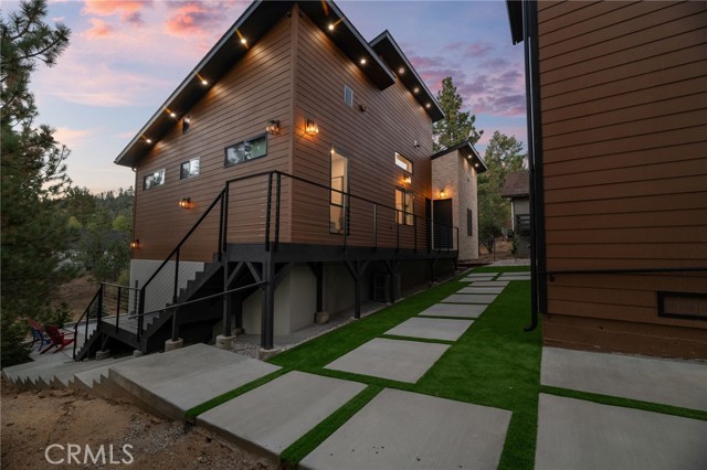 807 Cameron Drive, Big Bear Lake, CA 92315