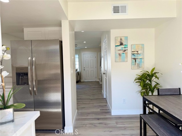 Detail Gallery Image 6 of 16 For 810 W Compton Blvd #7,  Compton,  CA 90220 - 2 Beds | 1/1 Baths