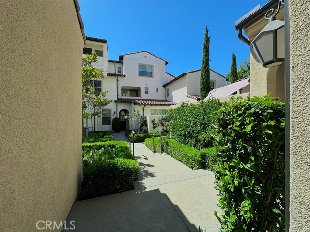 129 Briarberry, Irvine CA: https://media.crmls.org/medias/b0d0959a-0d00-4def-b5a7-aa25f1f41bd9.jpg
