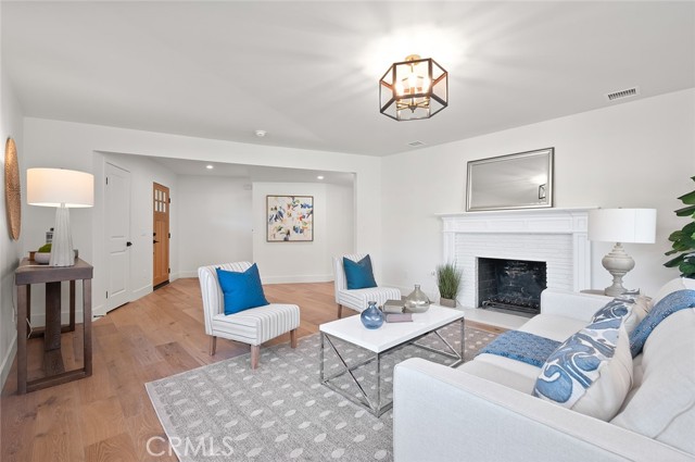 1985 Highland Oaks Drive, Arcadia CA: https://media.crmls.org/medias/b0d0a685-0be3-460d-b30d-72d5b1586636.jpg