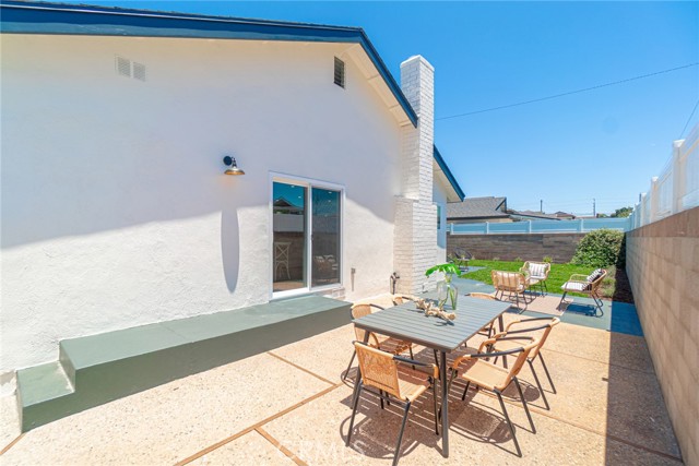 22748 Samuel Street, Torrance CA: https://media.crmls.org/medias/b0d0d26e-11dd-4bb3-a0e0-e45ade90f072.jpg