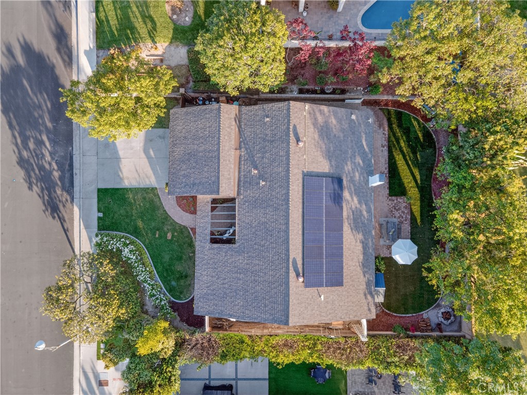 https://media.crmls.org/medias/b0d0f848-5e66-4f30-b039-f38a23bedcf9.jpg?preset=X-Large