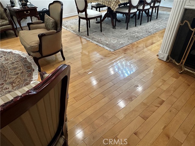 7800 Via Genova, Burbank CA: https://media.crmls.org/medias/b0d1ccd0-16b2-42a4-836e-955c8d834d37.jpg