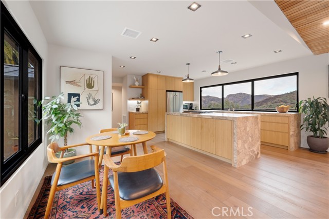 19778 Grand View Drive, Topanga CA: https://media.crmls.org/medias/b0d1e655-b6c3-4171-9d23-4987db76c451.jpg