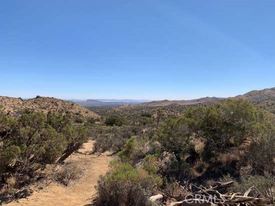 Detail Gallery Image 1 of 5 For 0 Powerline Rd, Yucca Valley,  CA 92284 - – Beds | – Baths