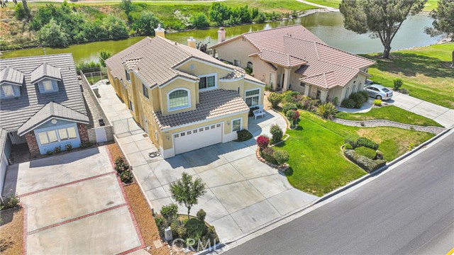 Detail Gallery Image 6 of 65 For 13070 Spring Valley Pkwy, Victorville,  CA 92395 - 4 Beds | 3 Baths