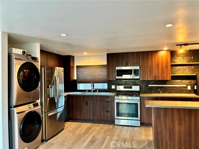 Detail Gallery Image 36 of 54 For 20422 20424 Schoenborn, Winnetka,  CA 91306 - 4 Beds | 3 Baths