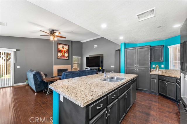 Detail Gallery Image 18 of 36 For 37068 Waltham Pl, Palmdale,  CA 93550 - 4 Beds | 2 Baths