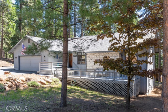 Detail Gallery Image 4 of 70 For 720 E Mountain Ridge Rd, Lake Almanor,  CA 96137 - 3 Beds | 3 Baths