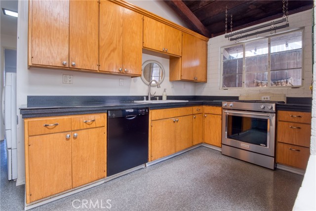 1878 Molino N Avenue, Signal Hill CA: https://media.crmls.org/medias/b0d452f3-4747-4033-9dcb-33101279941a.jpg