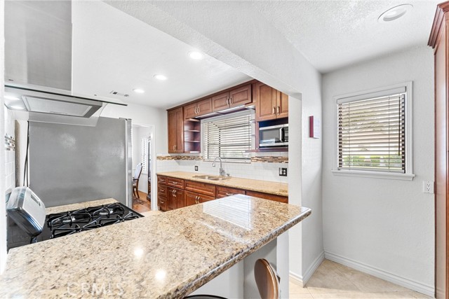 Detail Gallery Image 22 of 43 For 11004 S Van Ness Ave, Los Angeles,  CA 90047 - 2 Beds | 2 Baths