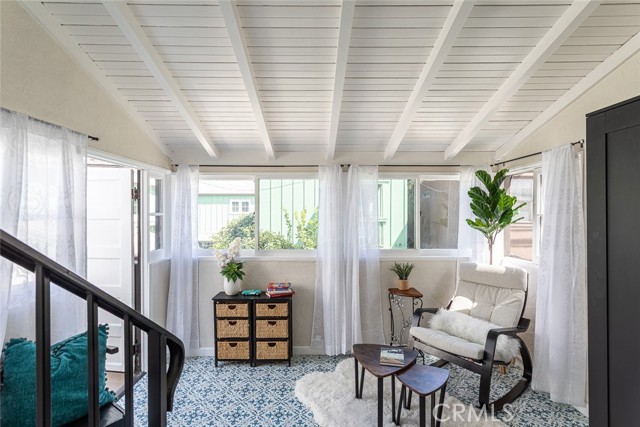 130 Claremont Avenue, Long Beach CA: https://media.crmls.org/medias/b0d58585-ce62-4347-ba00-83bbd748de8a.jpg