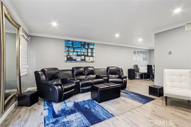 Detail Gallery Image 6 of 39 For 15928 Hunsaker #7,  Paramount,  CA 90723 - 3 Beds | 3 Baths