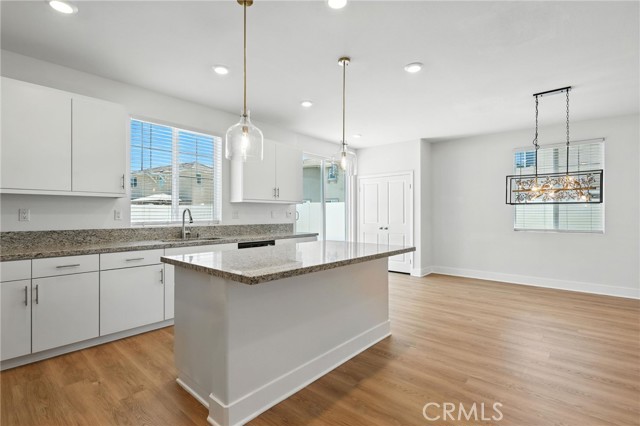30248 Sunset Pier Drive, Menifee CA: https://media.crmls.org/medias/b0d6d04c-1f0c-42f7-9bac-64c28746f2c4.jpg