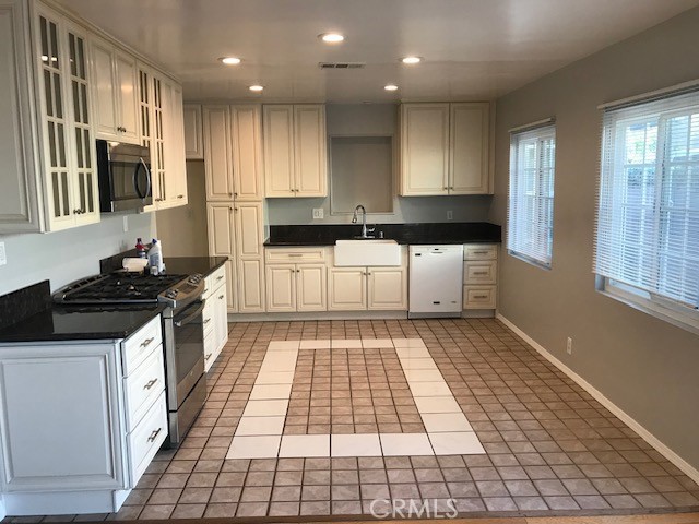 Detail Gallery Image 12 of 17 For 6541 San Homero Way, Buena Park,  CA 90620 - 3 Beds | 2 Baths