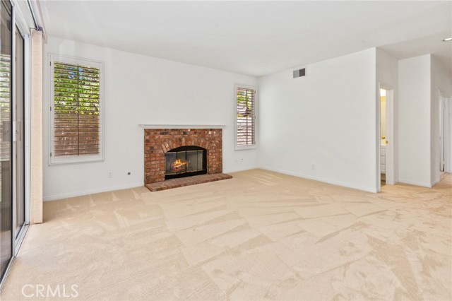 2311 Gillingham Circle, Thousand Oaks CA: https://media.crmls.org/medias/b0d74326-5ca3-4079-b56e-1664489dd3a7.jpg