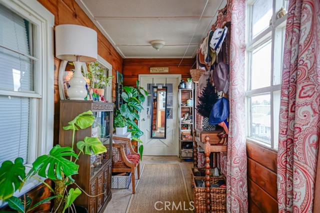 3915 E 11th Street, Long Beach CA: https://media.crmls.org/medias/b0d81dde-9d7a-42ba-826b-50e9f37656c1.jpg