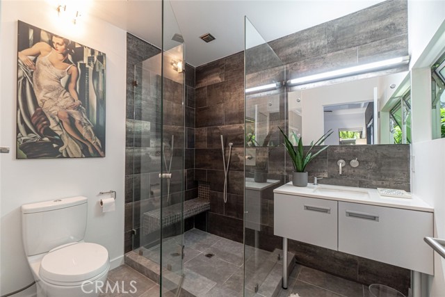 541 1st Street, Manhattan Beach, California 90266, 2 Bedrooms Bedrooms, ,2 BathroomsBathrooms,Residential,Sold,1st,SB23123581