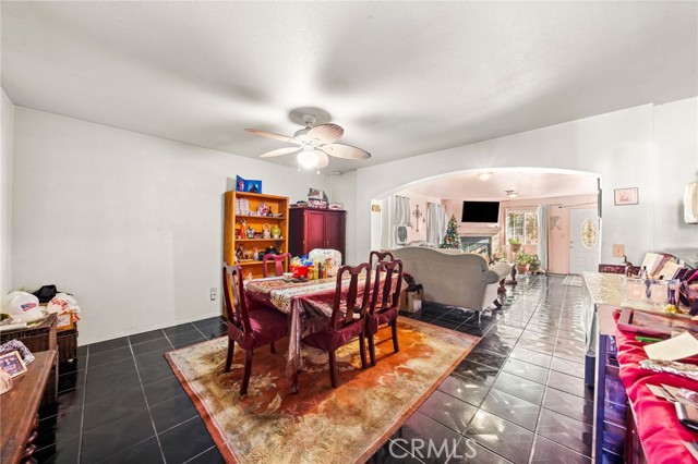 Detail Gallery Image 7 of 27 For 1584 E Davidson St, San Bernardino,  CA 92408 - 3 Beds | 2/1 Baths